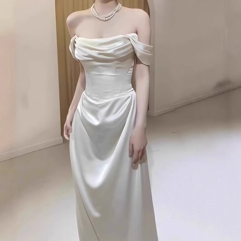 法式复古一字肩小拖尾订婚礼服裙轻奢小众迎宾白色礼服裙春季新款