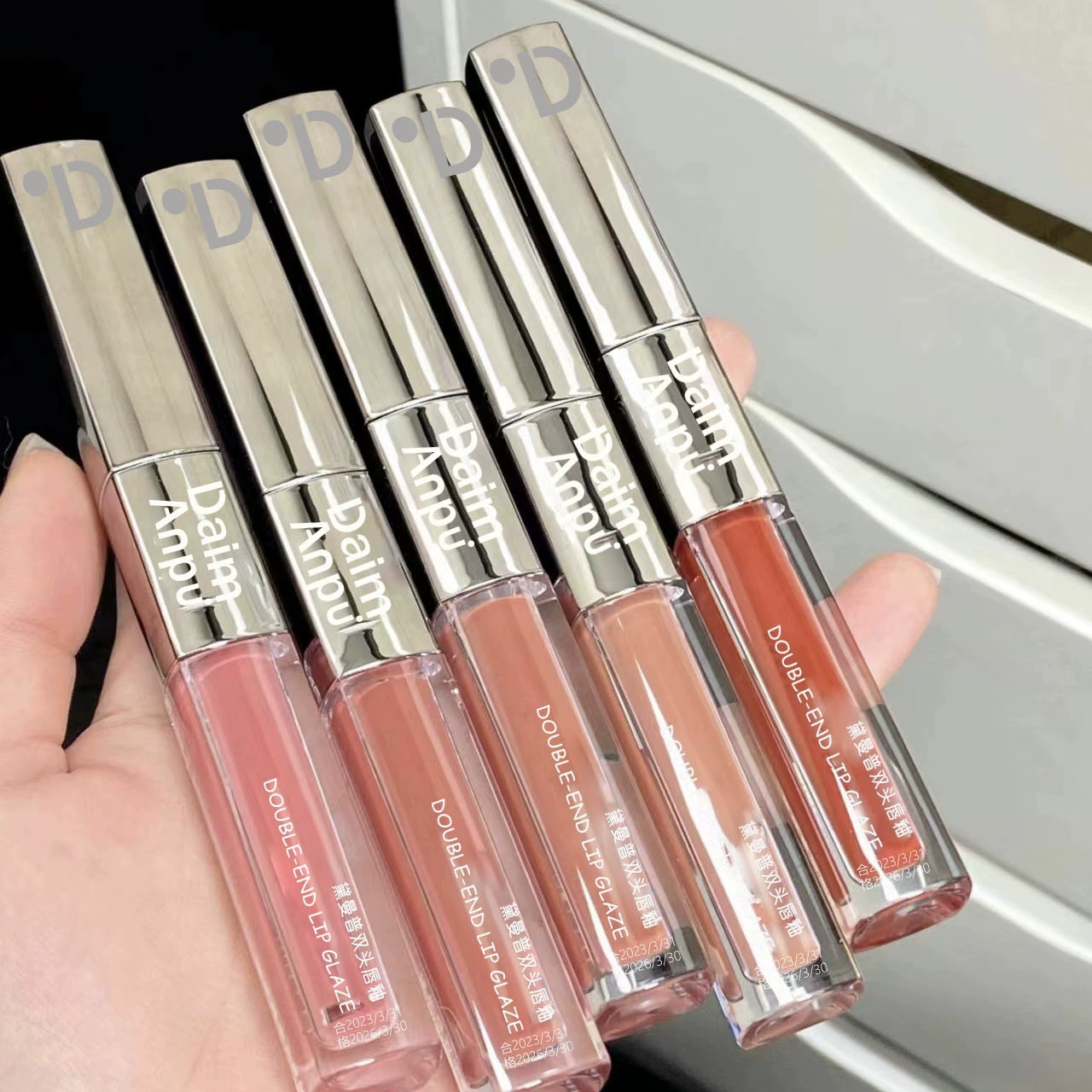 Double-sided lip gloss, moisturizing glass lipstick, mirror effect, intense hydration, plump lips effect