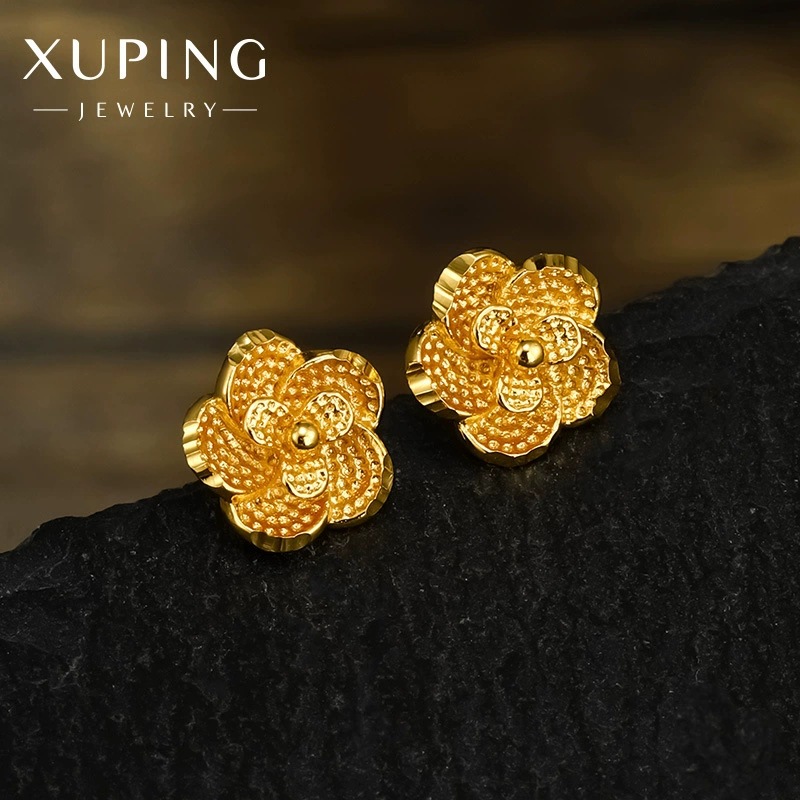 Xuping estilo simple y ligero de lujo aleación de cobre chapado 24k flores pernos de orejas retro oro rosa orejas para mujeres