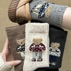 靴下の女性のアイデアの糸の漫画のかわいい熊の中の筒の靴下の秋冬の厚い保温の羊毛の山の靴下の新型の靴下