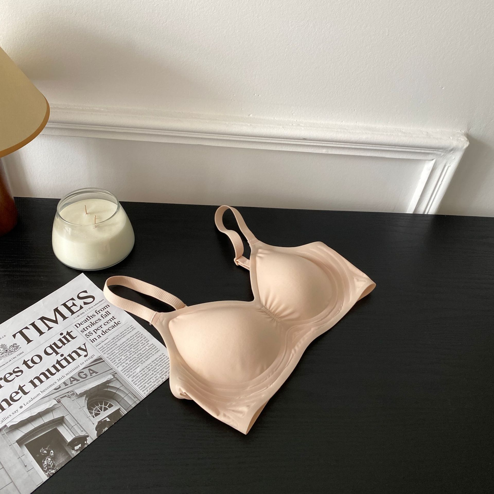 2024 nueva primavera y el verano simple chica fresca sujetador brillante sin costuras cómodo inalámbrico pequeño pecho empuja hacia arriba la ropa interior para las mujeres