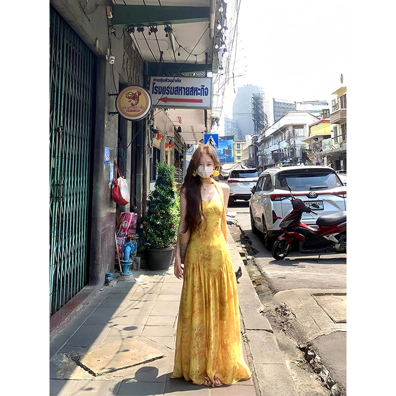 2026 Summer New Style Thai Yellow Dopamine Gradient Floral Halter Dress for Women V-Neck Waist-Cinching Long Dress 2026 Summer New Style Thai Yellow Dopamine Gradient Floral Halter Dress for Women V-Neck Waist-Cinching Long Dress