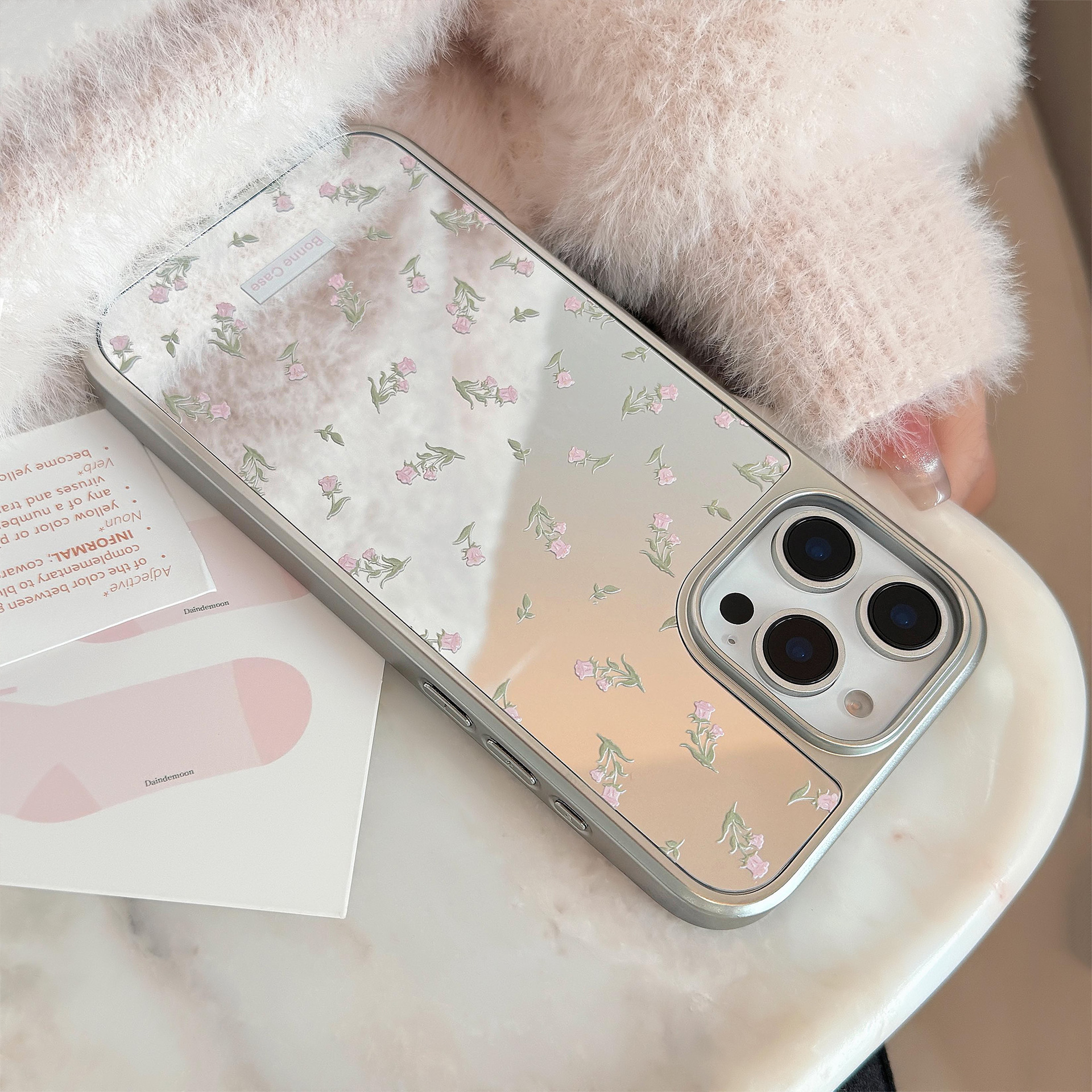 PC Ditsy Floral Simple Style Classic Style Phone Cases Phone Accessories display picture 4