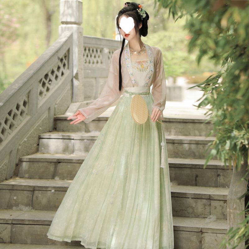 Original Design Hanfu for Petite Women, Spring and Summer Song-Style Embroidered Halter Top with Floral Print, Short Waist-Length Pleated Skirt for Everyday Wear