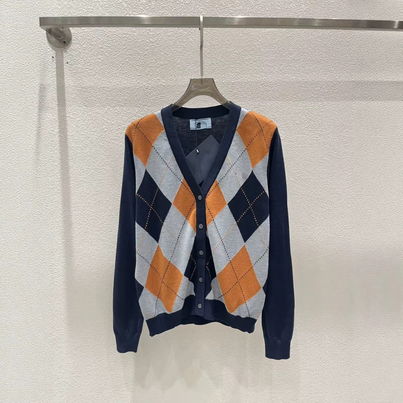 PD Korean-style retro diamond-patterned V-neck knit cardigan for women, autumn color-block single-breasted jacket, wholesale