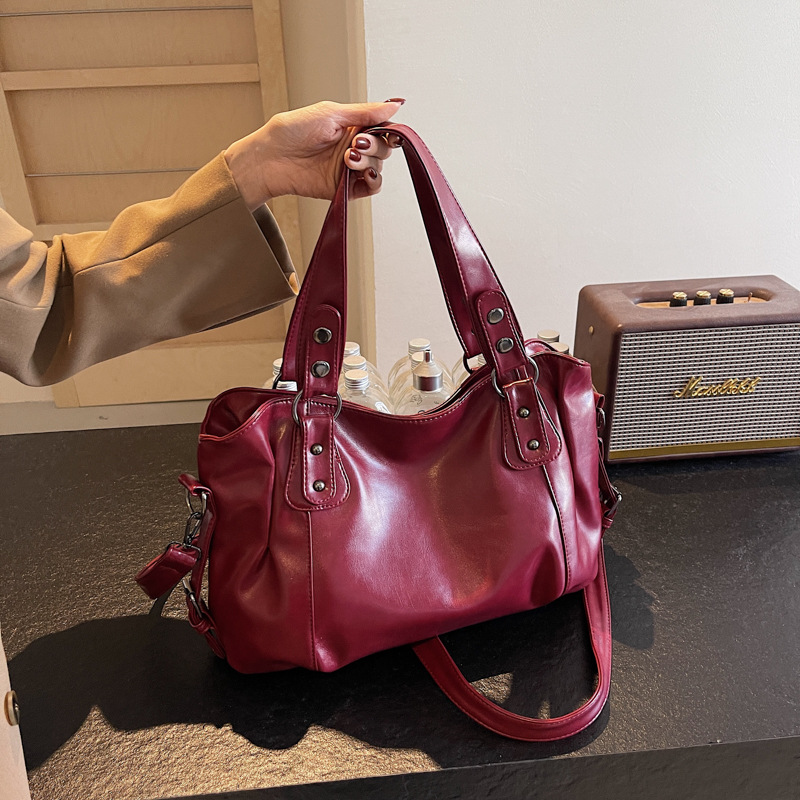 European and American Retro Solid Color PU Large Capacity Tote Bag, Soft Leather Casual Versatile Shoulder Bag for Commuting - Thumbnail 4