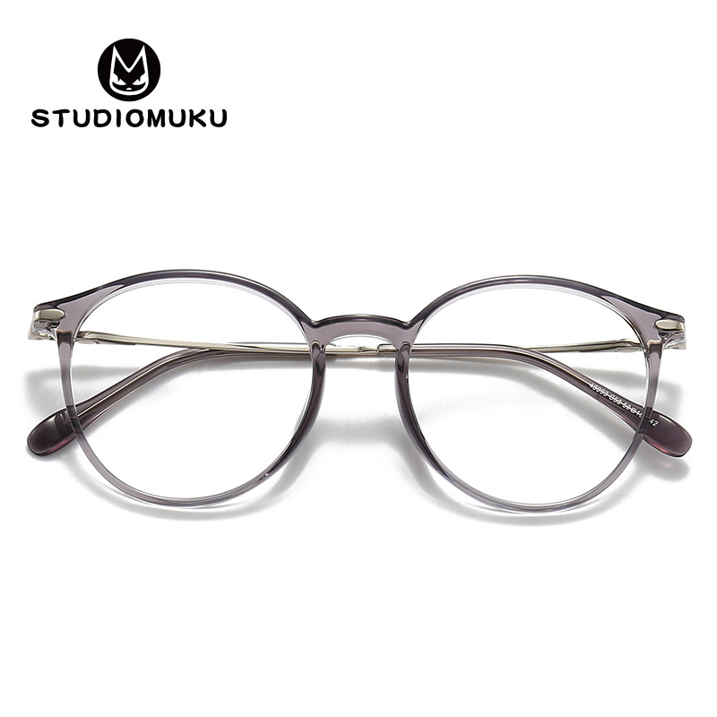 STUDIOMUKU, el rey de las gafas de madera, combina el Renacimiento y la moda con marcos de gafas.