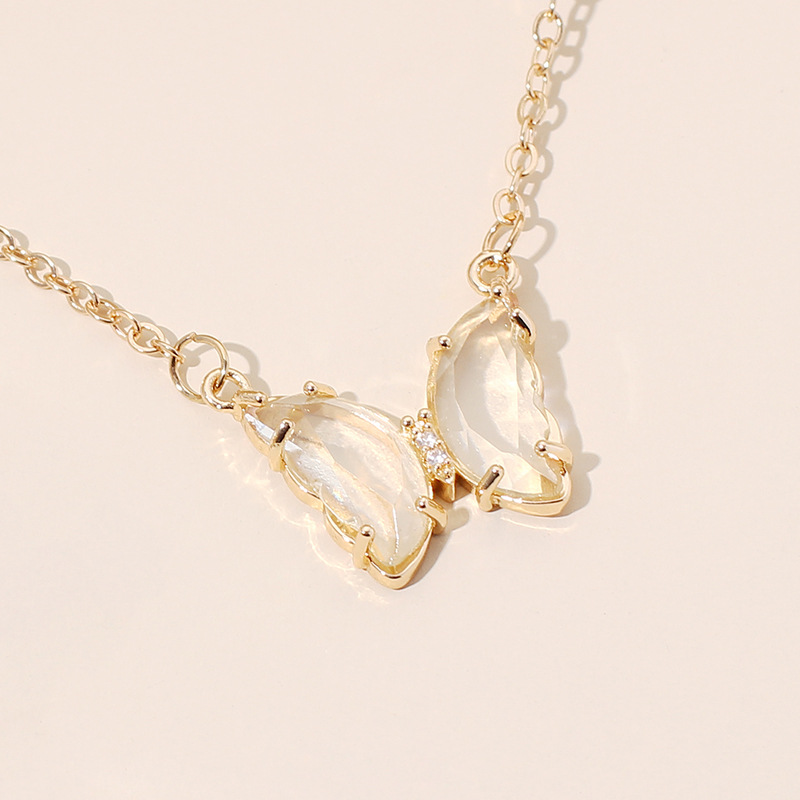 4g Weight Necklace Classification Wedding, Travel Occasion Alloy Material Animal Pattern Women'S Gender Simple Style Style Light Blue, Pink, Purple, Green, Transparent, Yellow Color Korea Resin Butterfly Alloy Necklace Wholesale 5