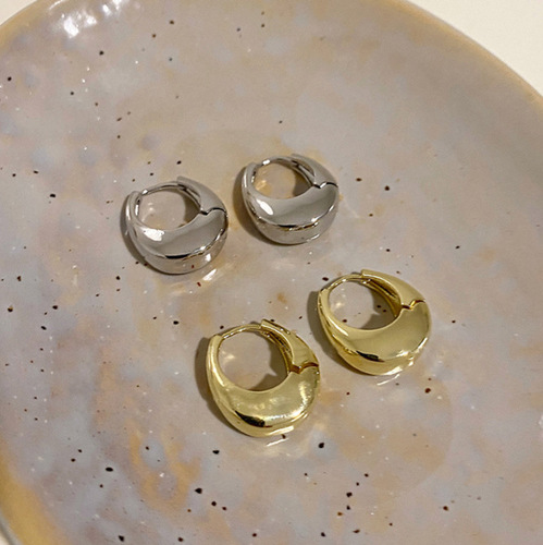 European and American fashion light luxury geometric individualistic design high-end earrings temperament versatile retro earrings