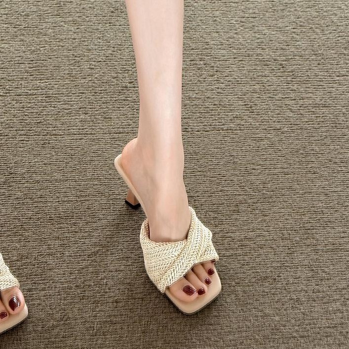 [in Stock] French Resort Style Woven High Heels for Women 2026 New Summer Outdoor Wear Design Versatile Sandals