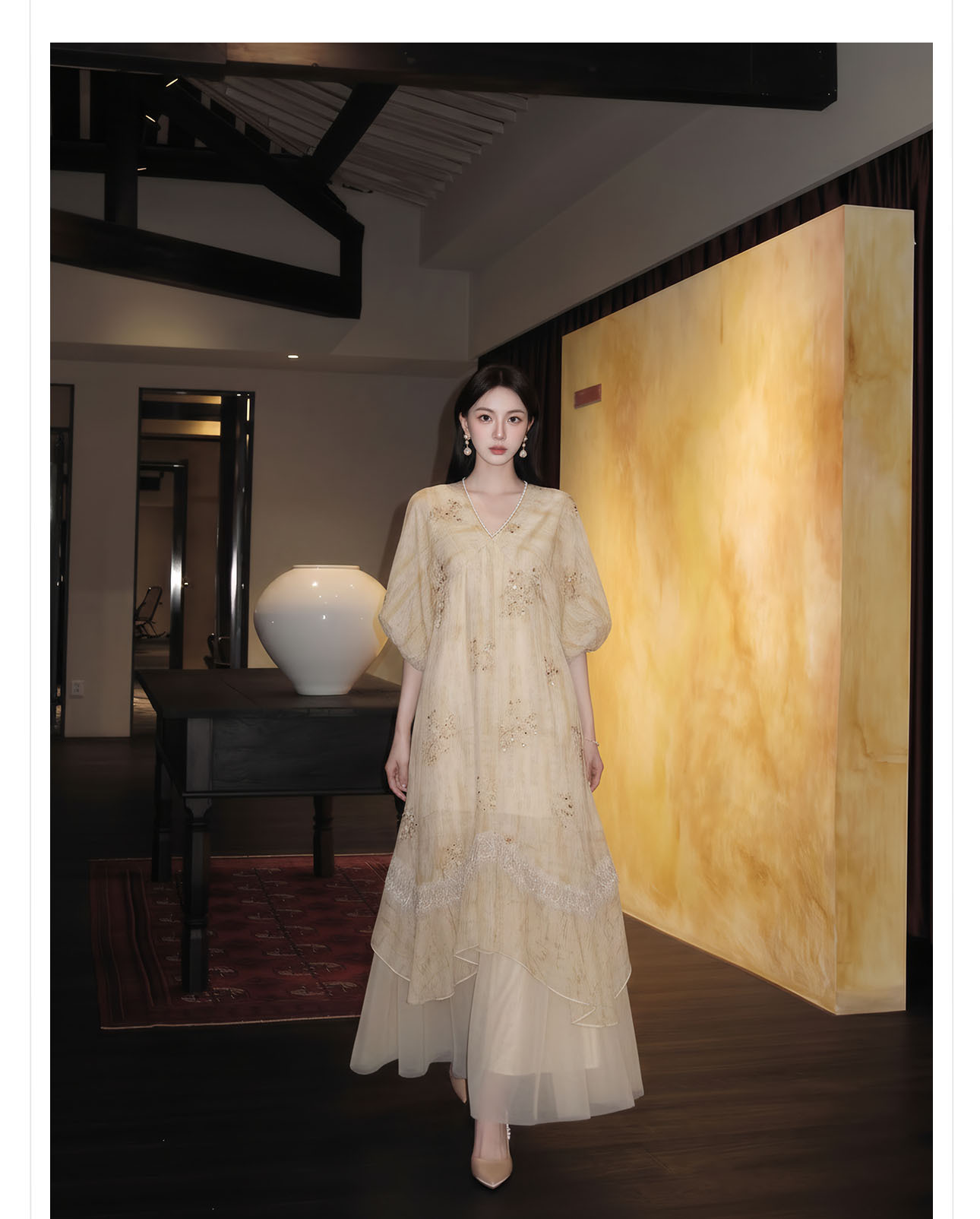 Đầm maxi nữ thắt eo phong cách Tân Trung Hoa, tay ngắn, cổ viền ren, thêu hoa tinh tế — màu trắng ngà chi tiết 9