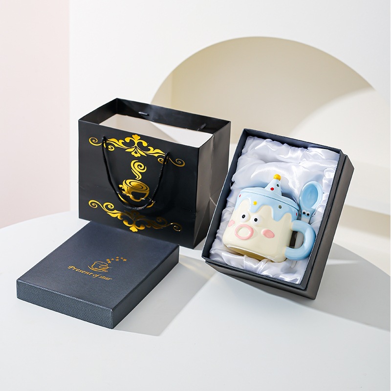 Tazas de dibujos animados pintadas a mano con cubierta de cuchara pareja taza de agua extraña taza de regalo de emoticon casera taza de desayuno de leche