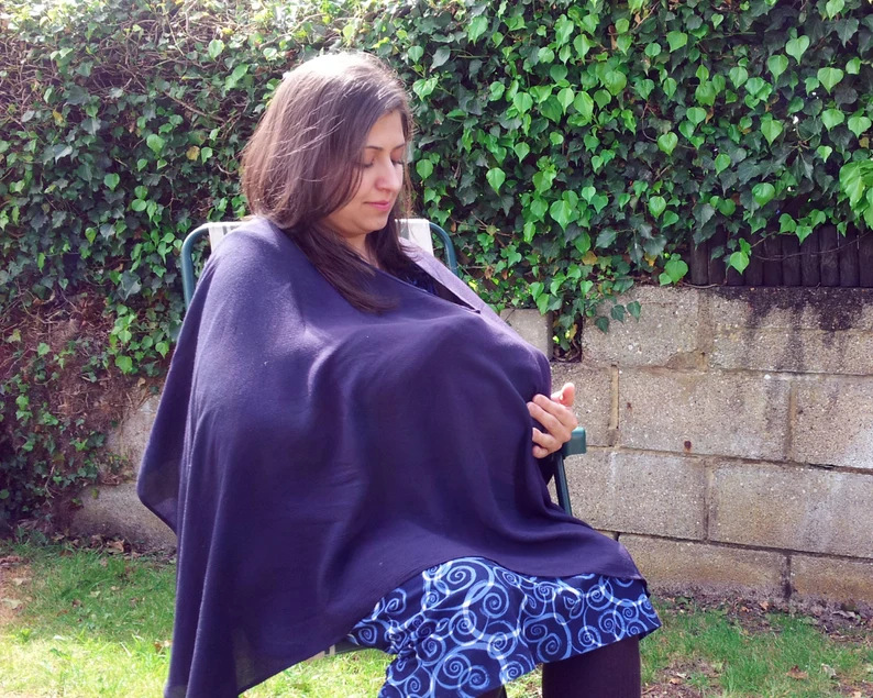 Triángulo azul marino