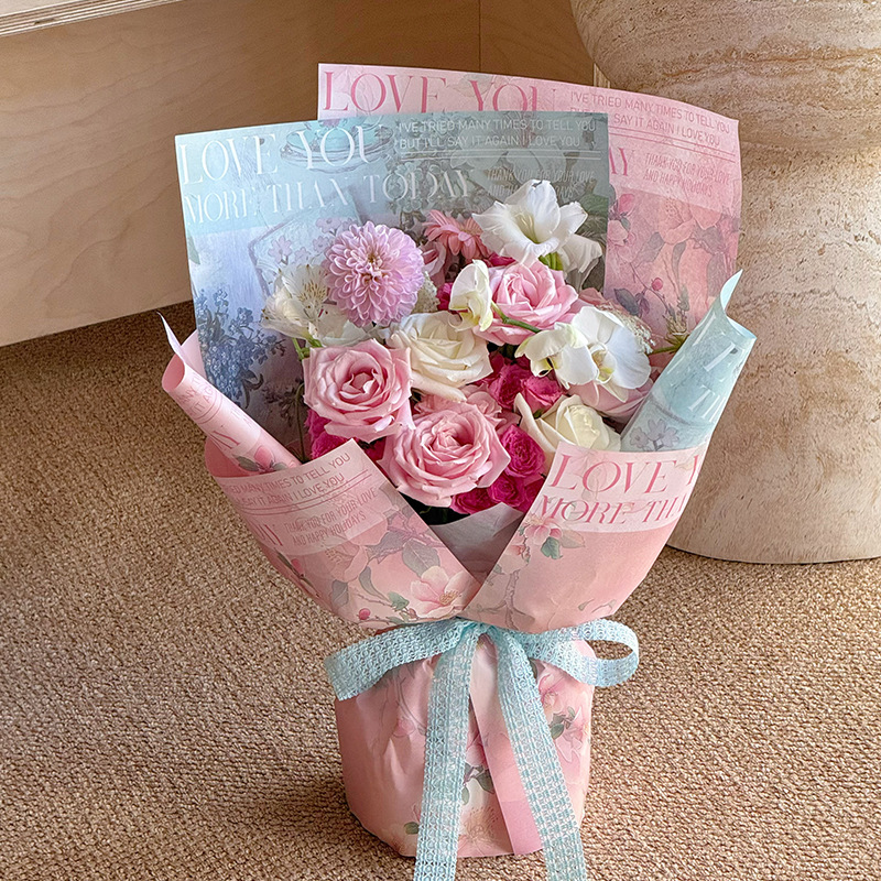 Hua Xi le dio un papel de embalaje de flores retrógradas, ramos de flores del día de San Valentín, regalos de flores, materiales de embalaje de flores.