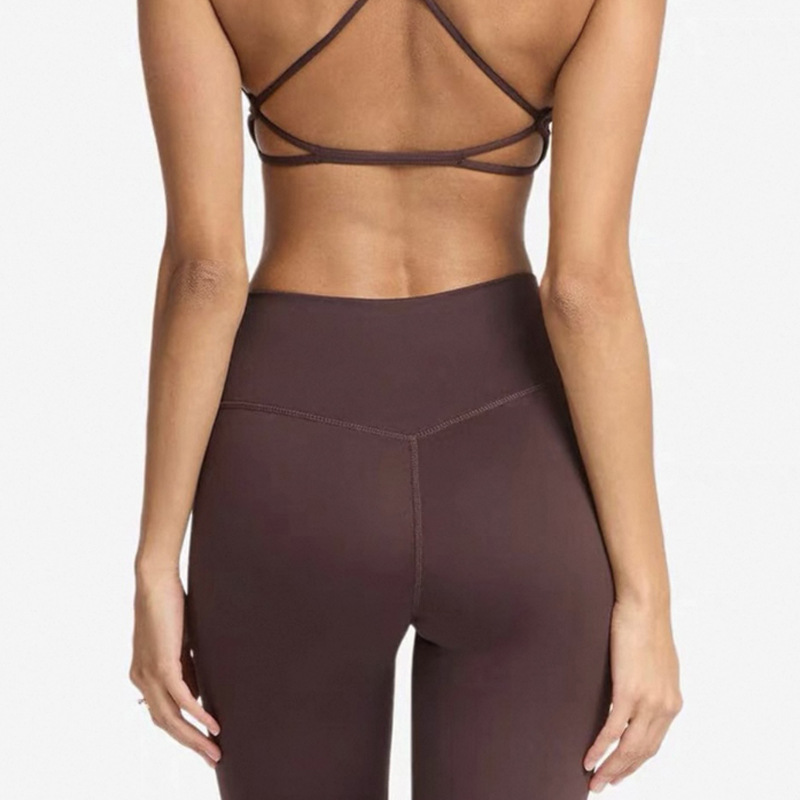 갈색과 보라색 바지