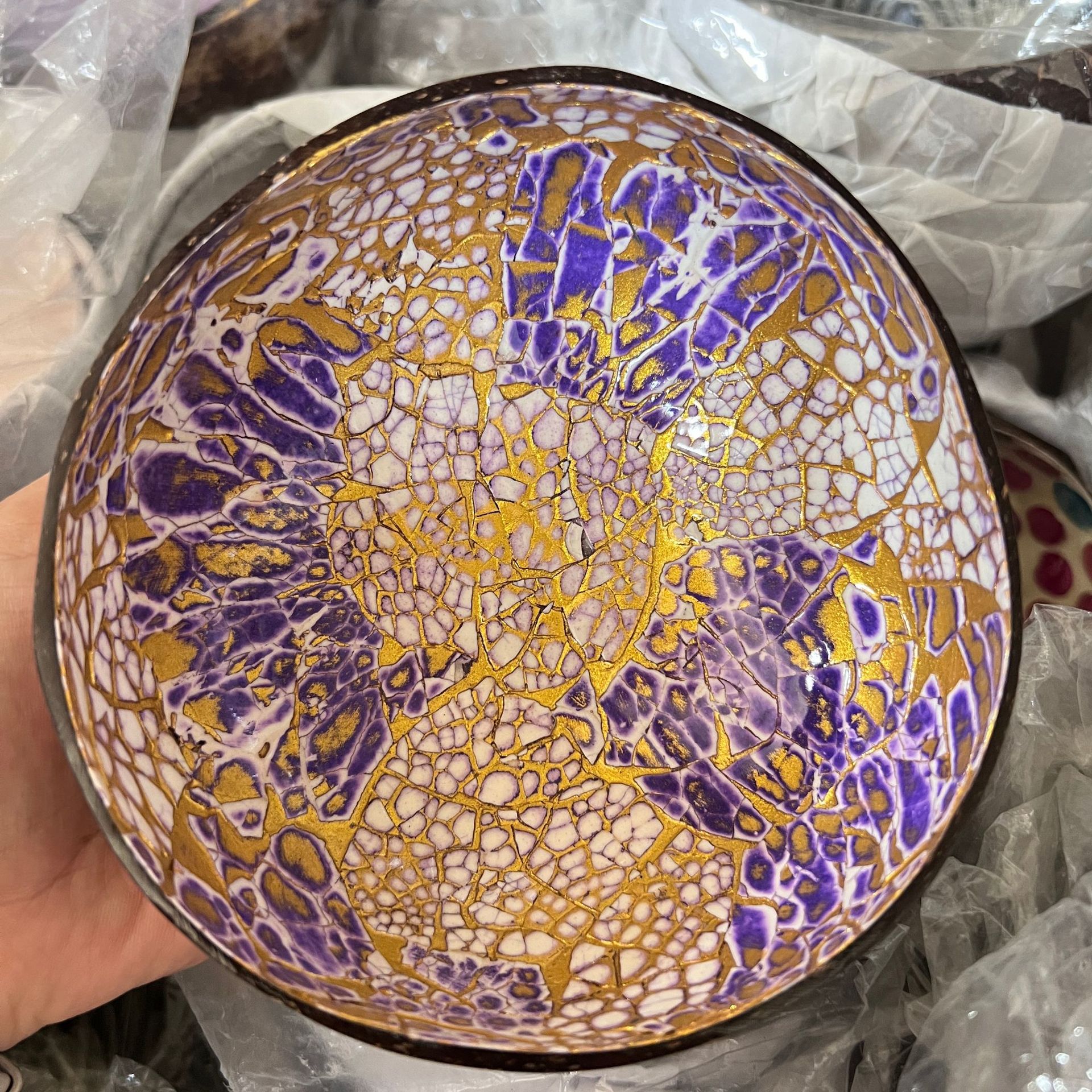 얼음 깨진 보라색 모델