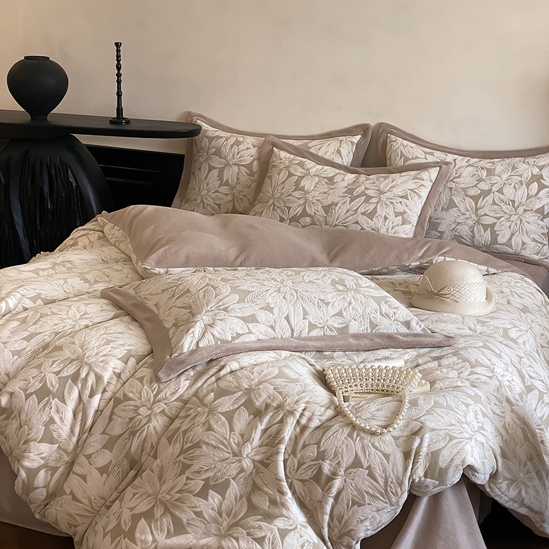 Ropa de cama gruesa y cálida de cuatro piezas tallada en terciopelo de leche de alta calidad de estilo americano de lujo ligero de alta gama