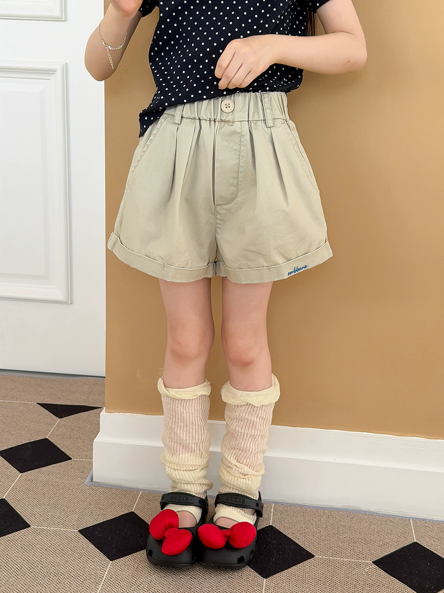 Girls Fashionable Retro Casual Hot Pants 2026 Summer Children's Design Pressed Pleated Letter Curved Shorts