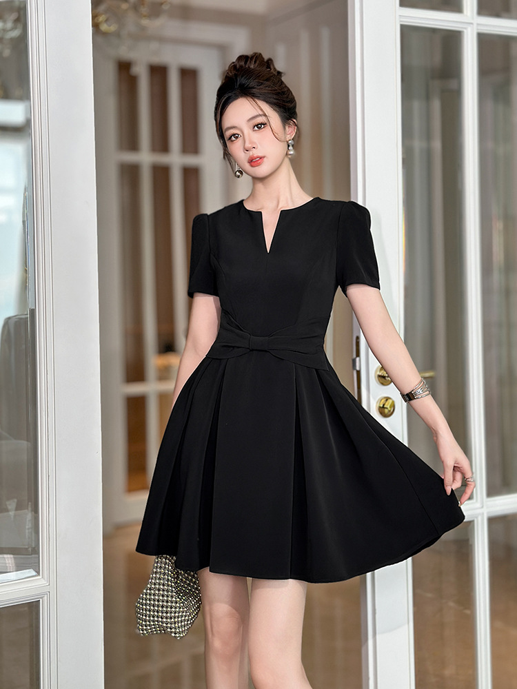 Váy chữ A ngắn tay đen dáng ngắn phong cách Pháp retro thon gọn — đen