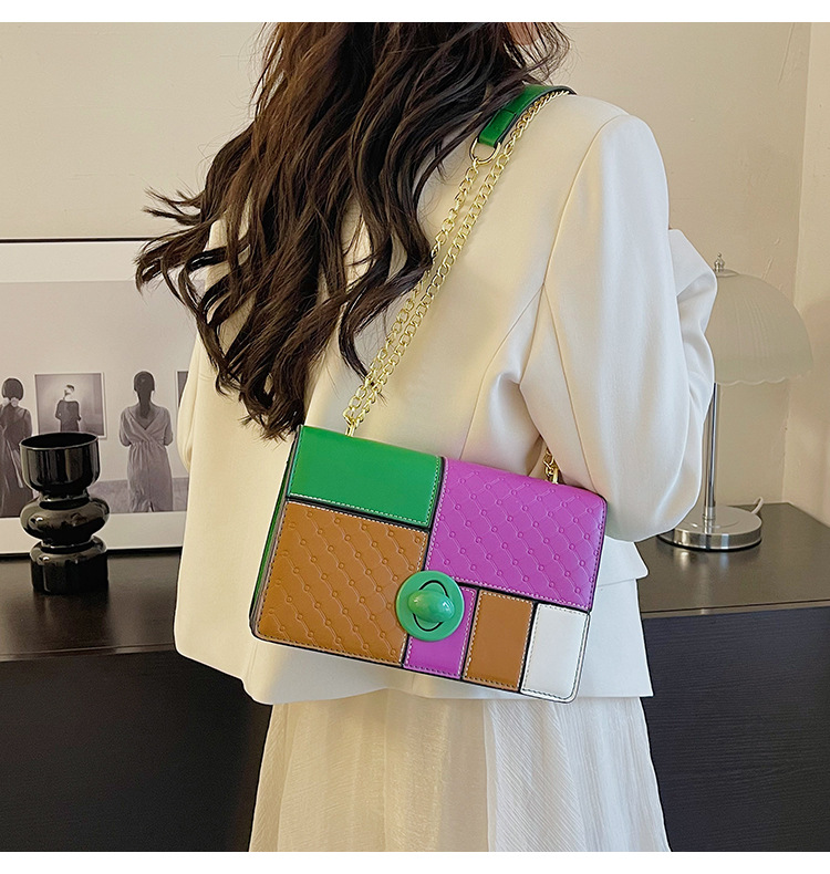 Piccola borsa a tracolla quadrata con catena borsa elegante_voghion.com