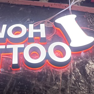 Customized Advertising Signs, Titanium Door-Made Outdoor Stereo Luminous Characters, Billboards, Resin Led Acrylic Characters