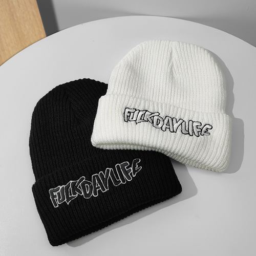 Korean ins super hot knitted hat for men with large head circumference embroidered pullover cold hat street style curled wool hat for women