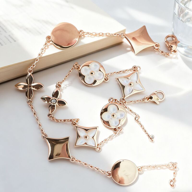 Cross-Border New Four-Leaf Clover Seiko Bracelet for Women Niche Light Luxury White Shell Five-Flower Design Fashion Pink Shell Versatile Bracelet