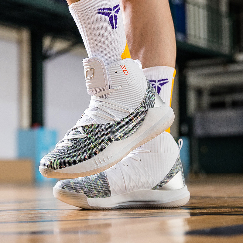 Sports basketball shoes