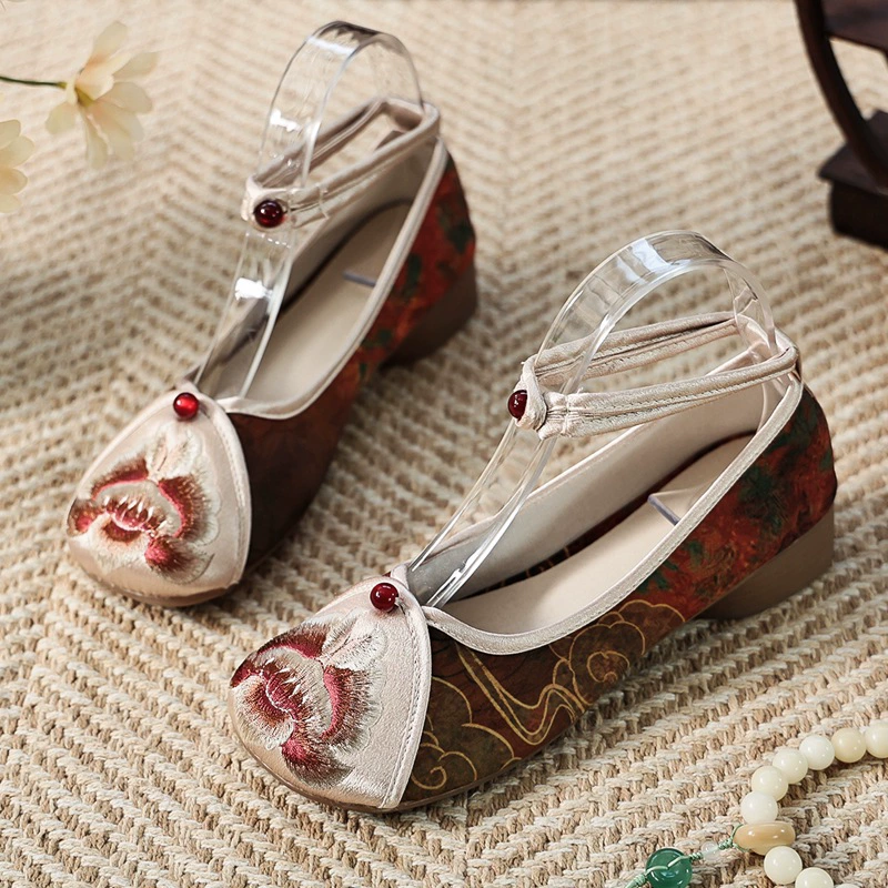 2025 новая вышитая обувь мягкая подошва удобная нескользящая