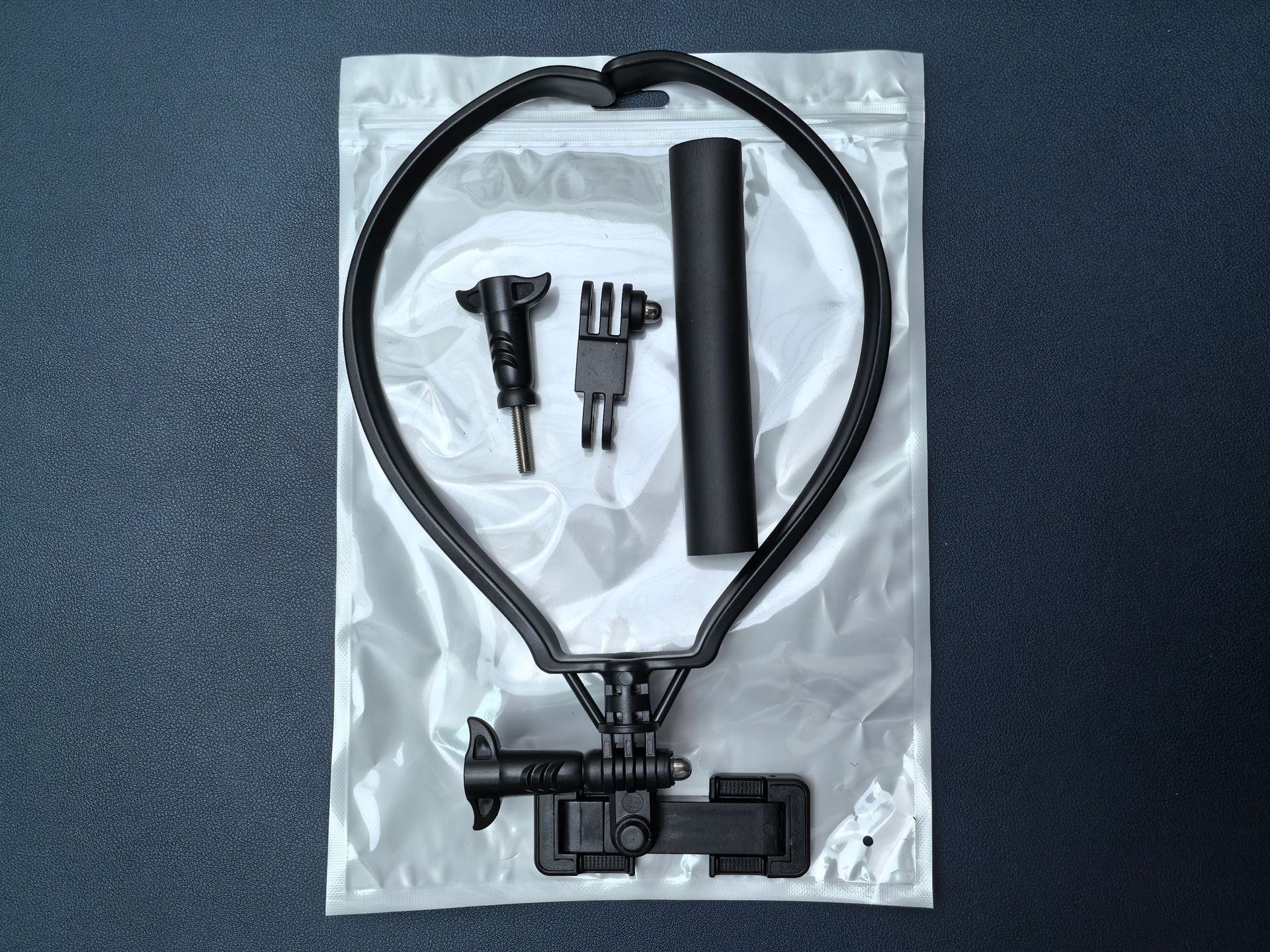 首掛け式スマホホルダー、1秒でスマホの横向き・縦向き撮影切り替え可能、怠け者用スタンド、スポーツカメラ用シリコン製汎用スタンド