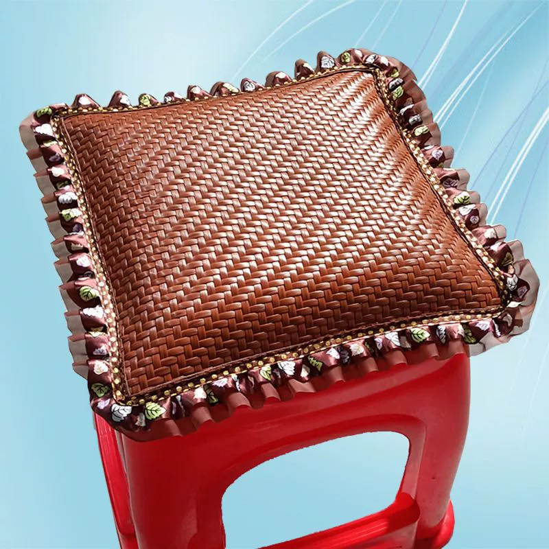 Заводская подушка зимнего и летнего квадратного стула