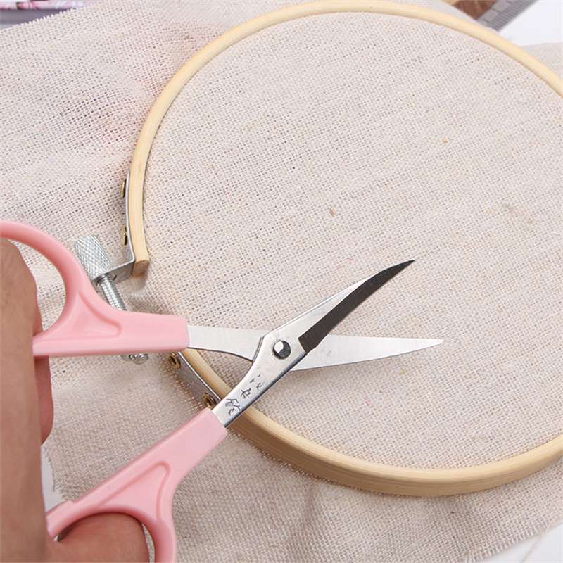 Wang Wuyi cutting scissors embroidery scissors small scissors thread head 3.5 4.5-inch large small size elbow eyebrow trimmer