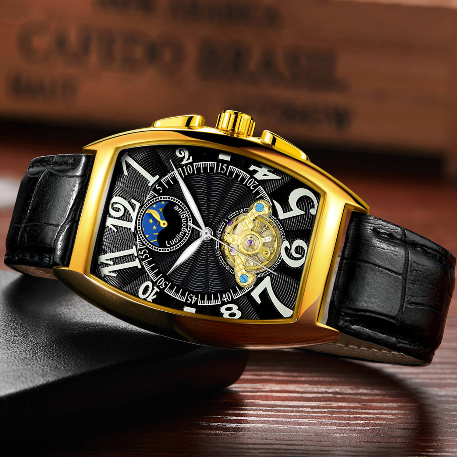 ワイン樽型全自動ホイール中空機械式時計メンズビジネスシンプルファッション多機能時計卸売