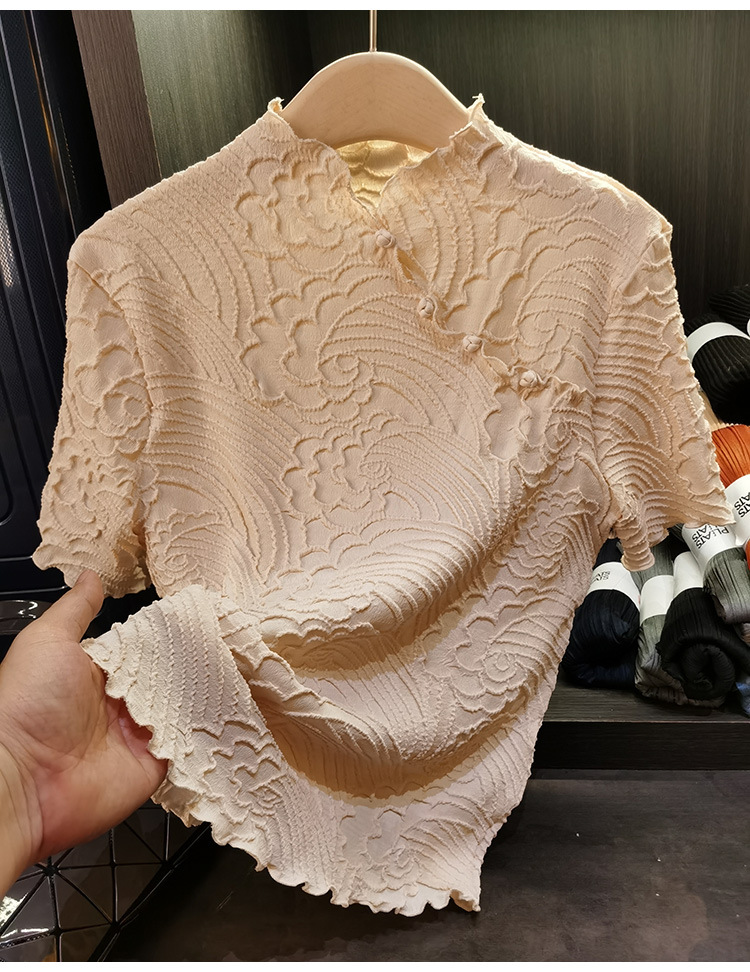 Áo phông ngắn tay xếp ly cổ sườn xám in họa tiết mây lành — Màu hồng, Màu mơ, Màu đỏ chi tiết 5