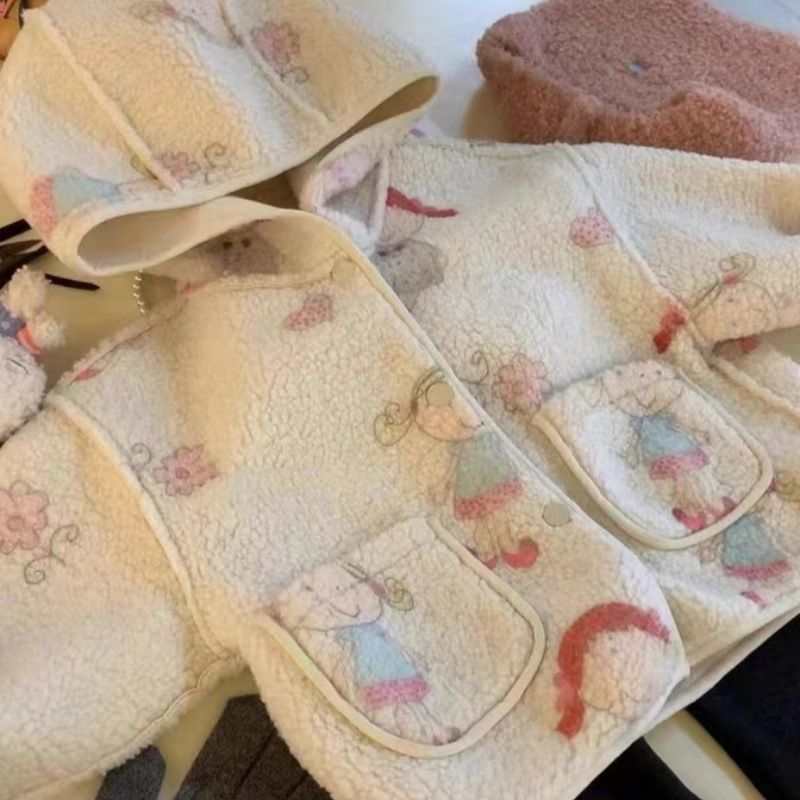 Limón salado siete niñas otoño e invierno estilo coreano nuevo estilo estilo occidental niña bebé suéter de dibujos animados niños cordero terciopelo con capucha top