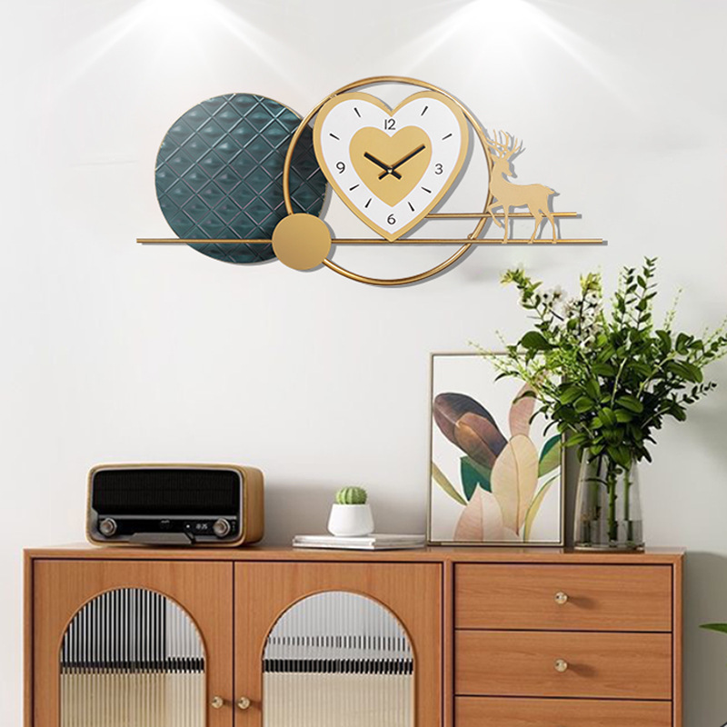 轻奢表钟爱心艺术时钟高档大气客厅夜光挂钟电视墙装饰挂件