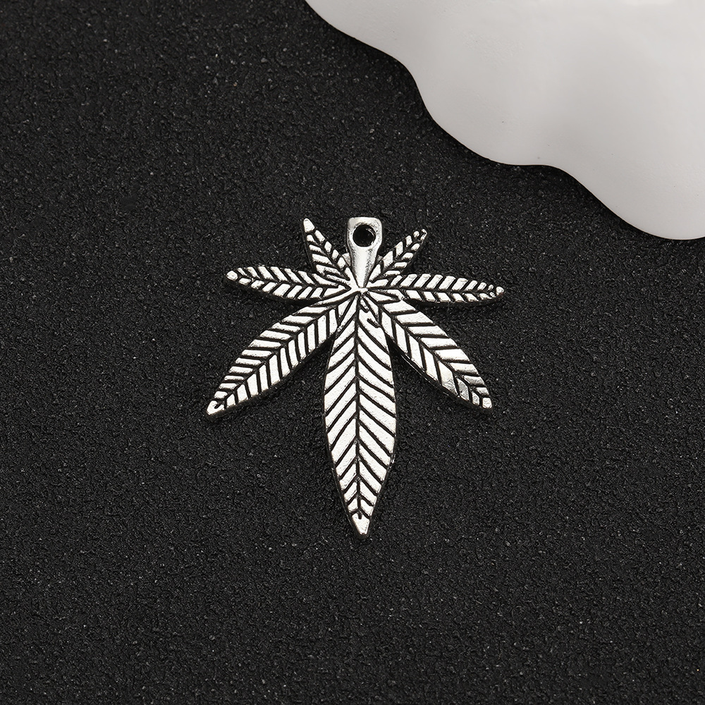 Maple leaf【2.55*1.15】