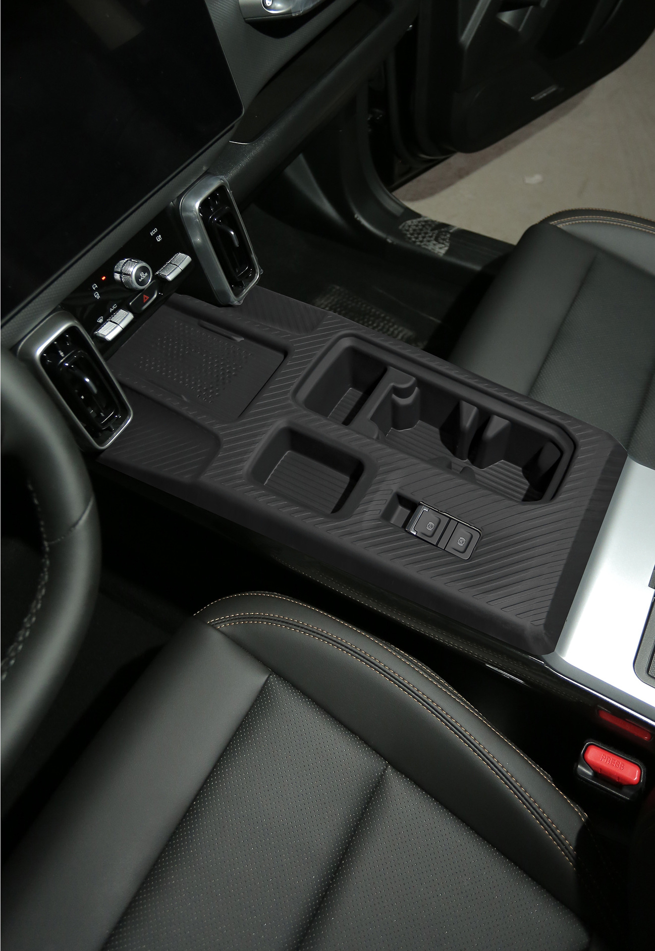 26 Types of 2026 Haval Big Dog Car Interior Decoration Accessories, Including Silicone Mat for the Center Console, Wireless Charging Protective Cover, and Dashboard Mat