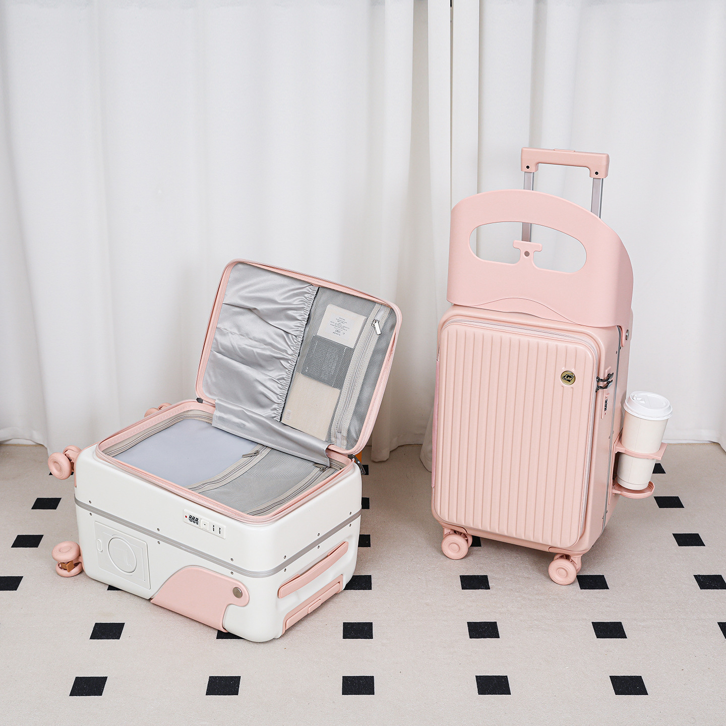 20-inch child-friendly suitcase with side opening, perfect for carrying kids, featuring universal wheels and a rolling handle for moms and families.