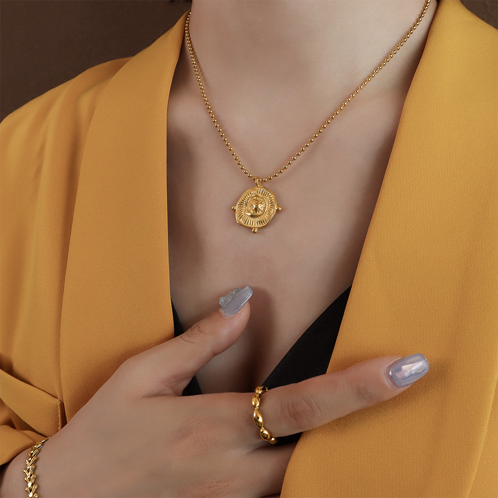 European and American style irregular geometric pendant square brand necklace titanium steel gold temperament ins simple clavicle chain_voghion.com