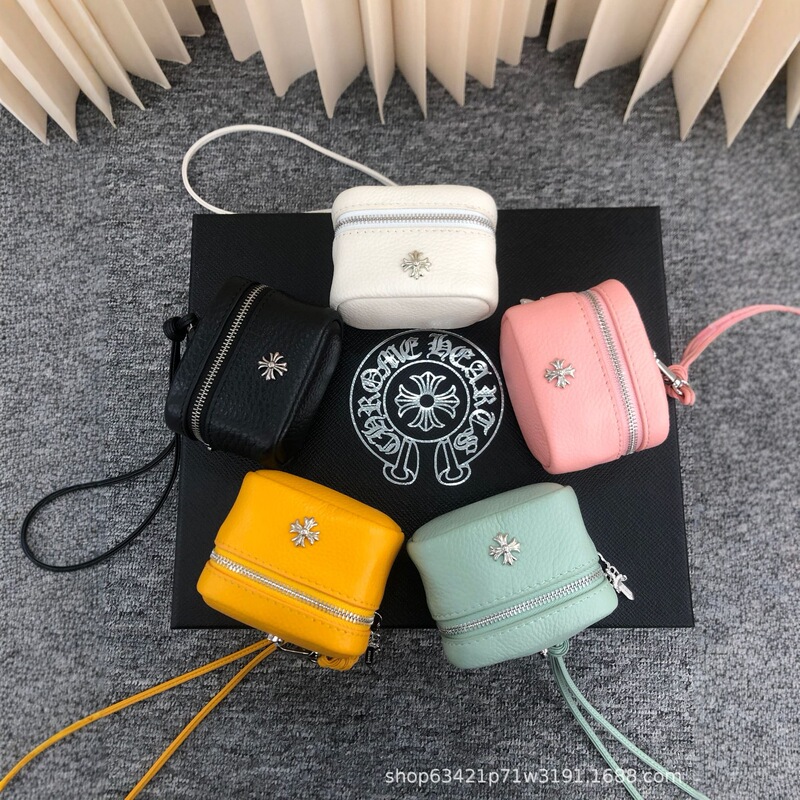 Celebrity-Style Leather Earphone Case with Cross Design, Lipstick Pouch, Small Bag, AirPods Storage Bag Celebrity-Style Leather Earphone Case with Cross Design, Lipstick Pouch, Small Bag, AirPods Storage Bag