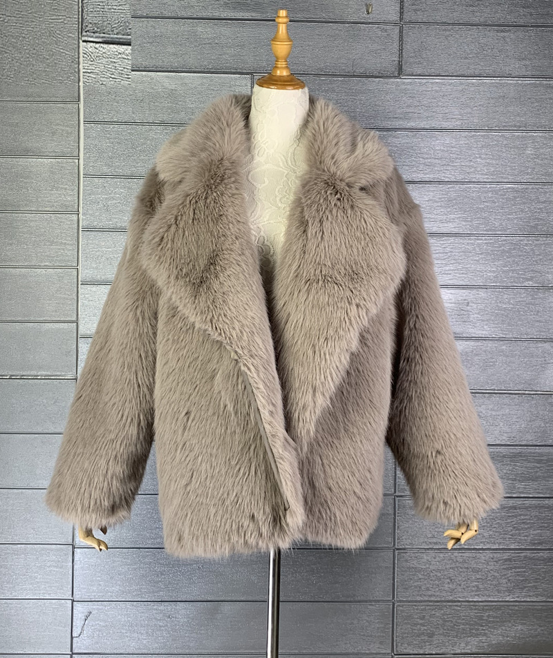 Dames imitatiebont jas met reverskraag halflang wintermodel_voghion.com