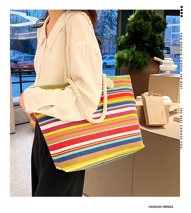 Women's Medium Canvas Geometric Stripe Streetwear Sewing Thread Square Zipper Tote Bag display picture 1