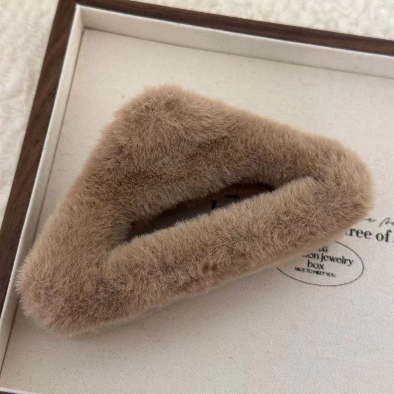 플러시 다크 브라운 트라이앵글 클립-12cm