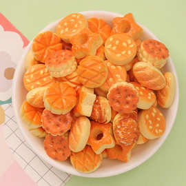 可爱动物曲奇饼干面包卡通食玩树脂饰品趣味文创盲袋材料跨境批发