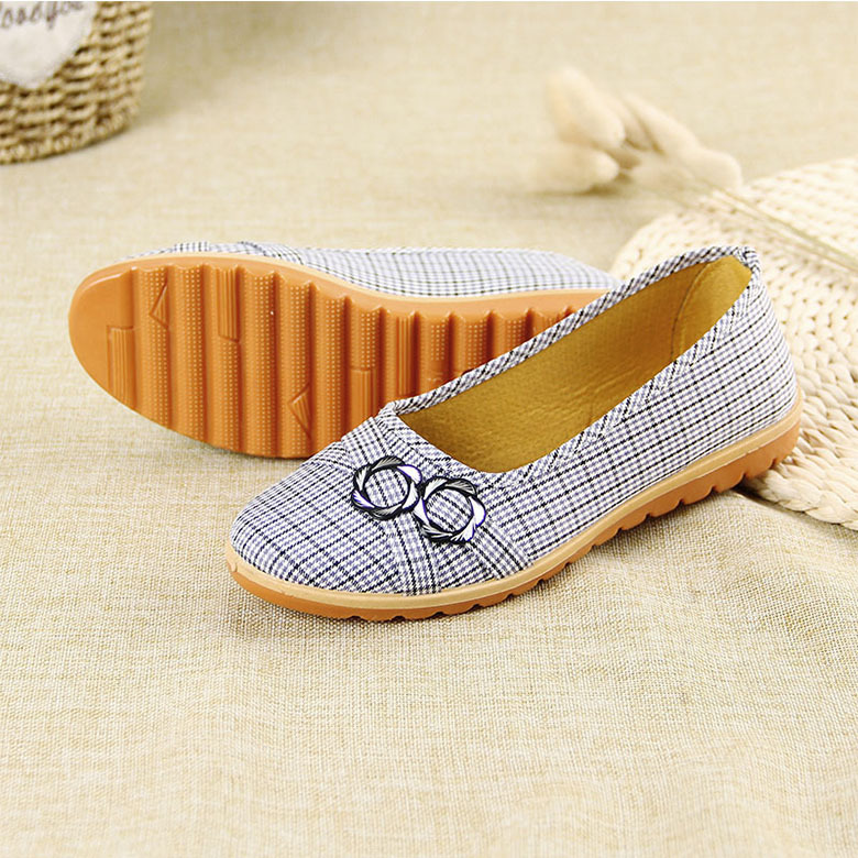 Old Beijing Cloth Shoes for Women, Soft-Soled, Fashionable, Breathable, Flat Shoes for Mothers, Women's Work Shoes, Breathable and Comfortable Old Beijing Cloth Shoes for Women, Soft-Soled, Fashionable, Breathable, Flat Shoes for Mothers, Women's Work Shoes, Breathable and Comfortable