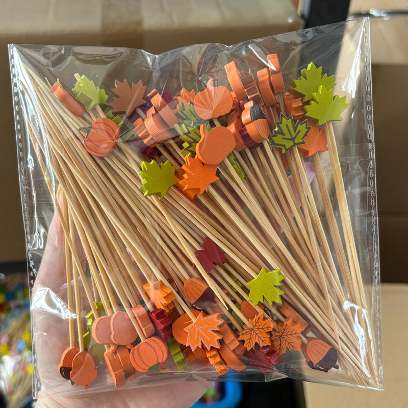 Nuevo producto decoración palo de bambú 100 piezas/paquete de fruta de dibujos animados lindo palo de bambú palo de hamburguesa palo de cóctel palo de bocadillo Amazon