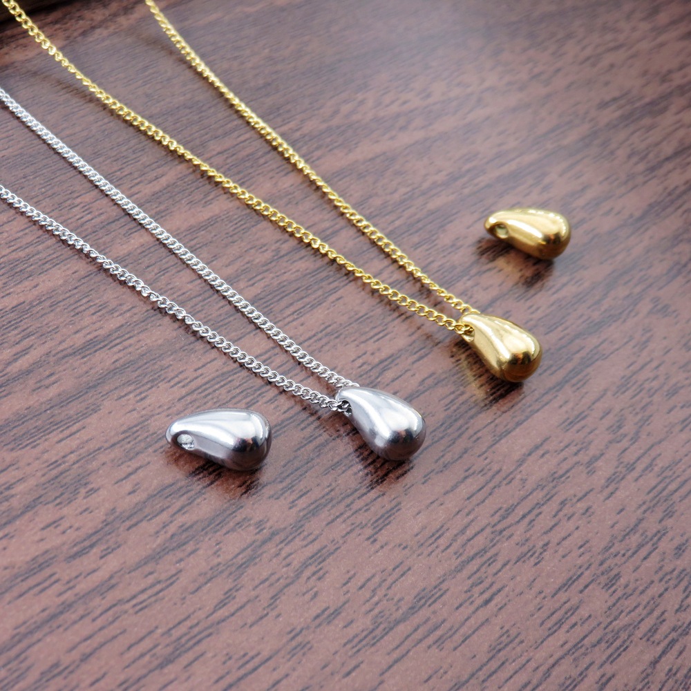 Stainless steel pierced water drop pendant, oil-drop bead design, simple necklace for women, 18K gold pendant, sweater chain with matching chain