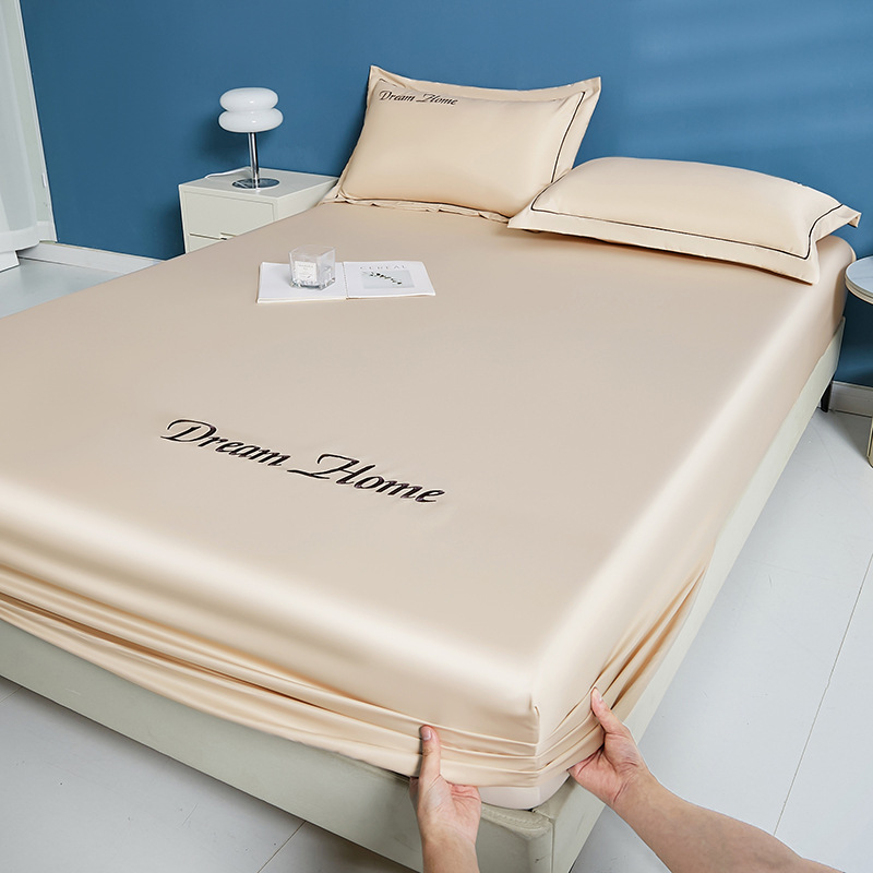 2025 nueva ropa de cama de seda de hielo fresca de verano, funda protectora de colchón de una pieza, funda de cama, juego de tres piezas 2025 nuevo