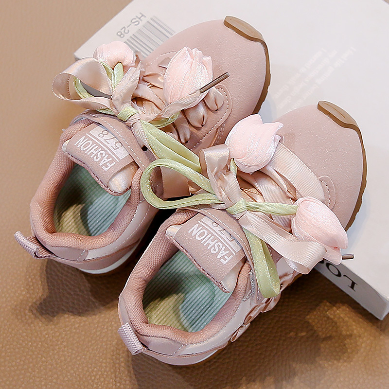 女童玩偶运动鞋防滑软底春秋新款儿童跑步鞋时尚系带中大童阿甘鞋